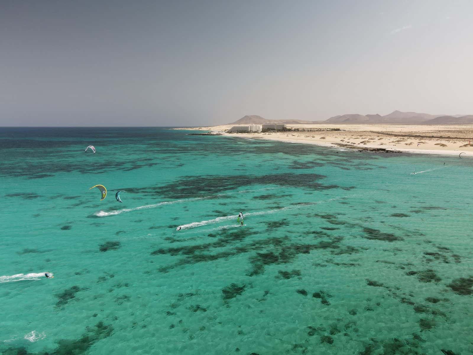 Kitesurf & surf instructors summer 2026