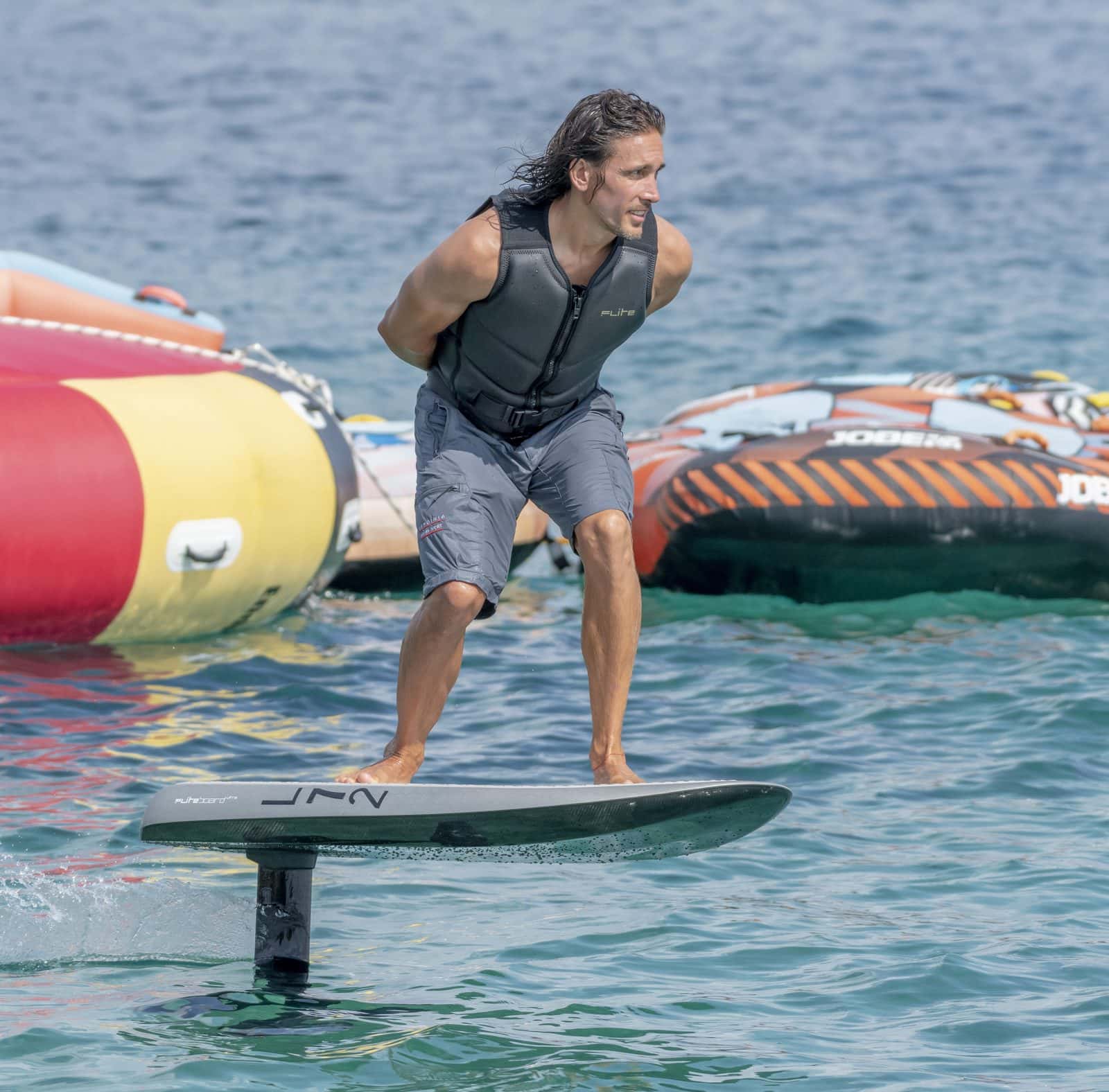 SEASONAL JETSKI - E-FOIL INSTRUCTOR IN SARDINIA - ITALIA