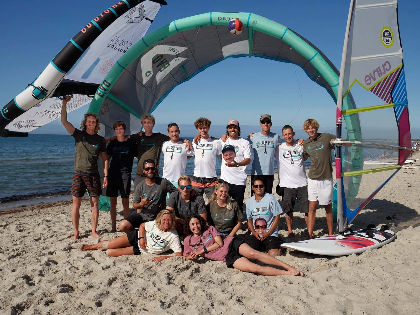 Wir suchen Windsurf- & Wing-Lehrer:innen und Praktikant:innen! (German speaking only!)