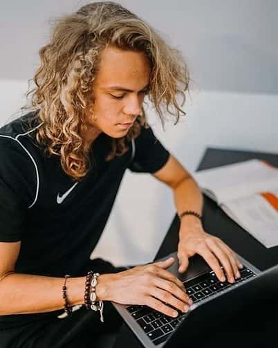 ALORA Online Surf Coach - Featured
